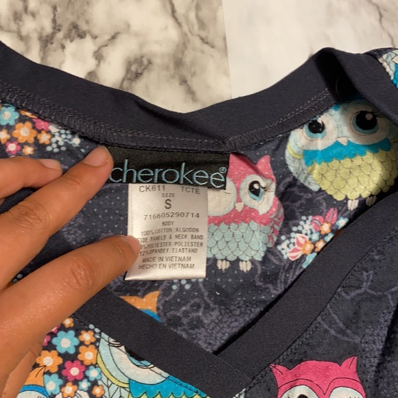 Scrub top - Picture 2 of 3